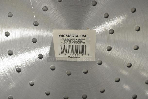 BRAND NEW SCRATCH AND DENT! 40748QTALUMT Choice 48 Qt. Tapered Aluminum Vegetable Colander with Handles - Image 4 of 4