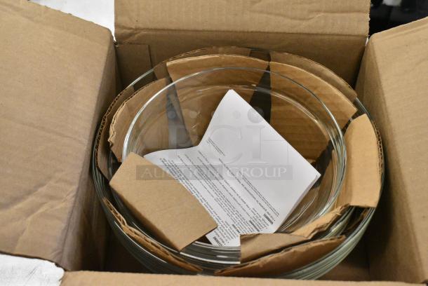 BRAND NEW SCRATCH AND DENT! Pampered Chef Glass Mixing Bowl Set - Image 3 of 4