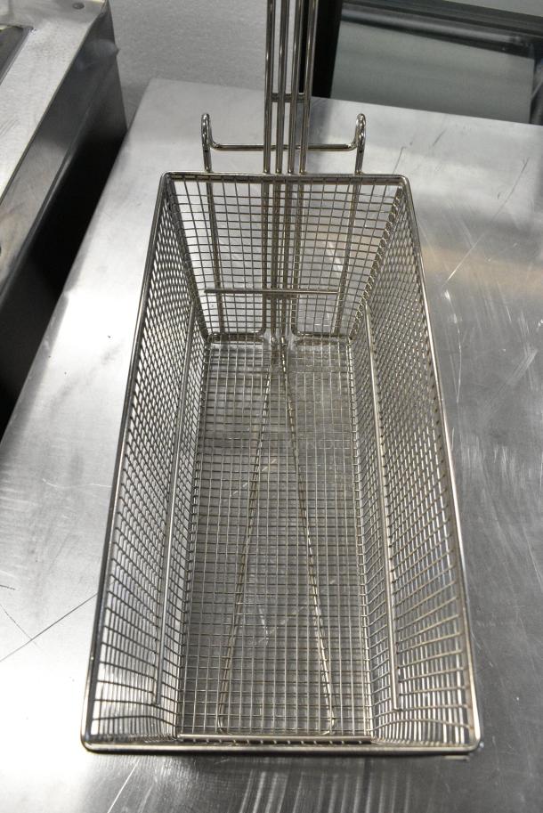 3 BRAND NEW SCRATCH AND DENT! Metal Fry Baskets Including 190FB1466 13 1/2" x 6 1/4" x 6" Half Size Fryer Basket with Back Hook. 3 Times Your Bid! - Image 4 of 5