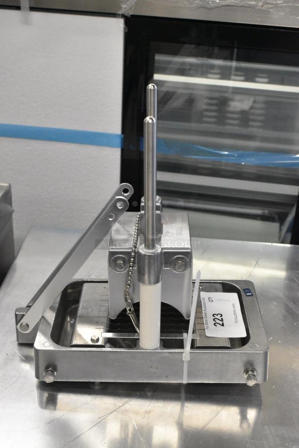 BRAND NEW SCRATCH AND DENT! Garde ONSLIC14 1/4" Onion / Produce Slicer - Image 4 of 9