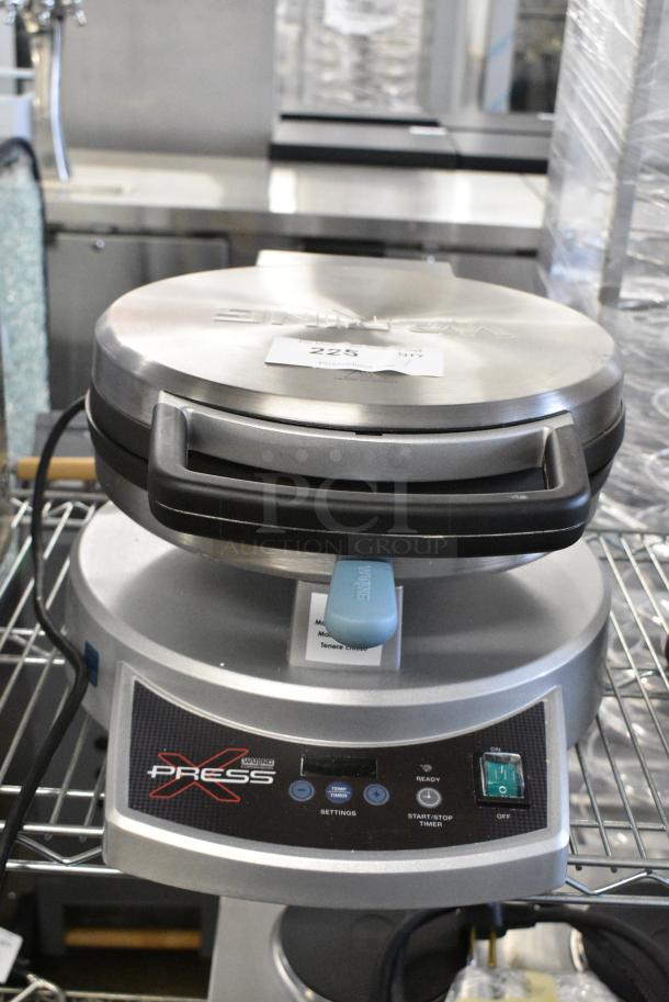 BRAND NEW SCRATCH AND DENT! Waring XPress WSC300 13 1/2" Dual-Surface Multipurpose Aluminum Non-Stick Electric Cooktop. 120 Volts, 1 Phase. Tested and Working! - Image 2 of 8