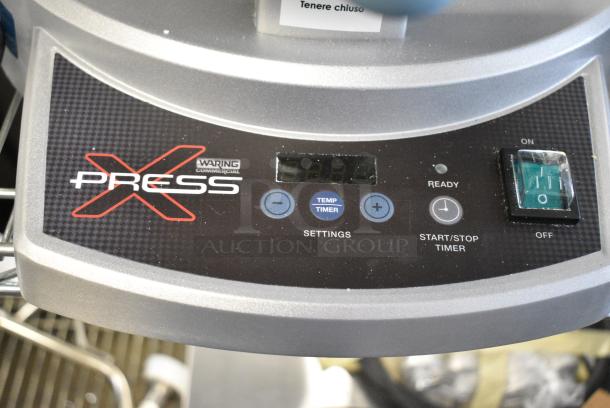 BRAND NEW SCRATCH AND DENT! Waring XPress WSC300 13 1/2" Dual-Surface Multipurpose Aluminum Non-Stick Electric Cooktop. 120 Volts, 1 Phase. Tested and Working! - Image 4 of 8