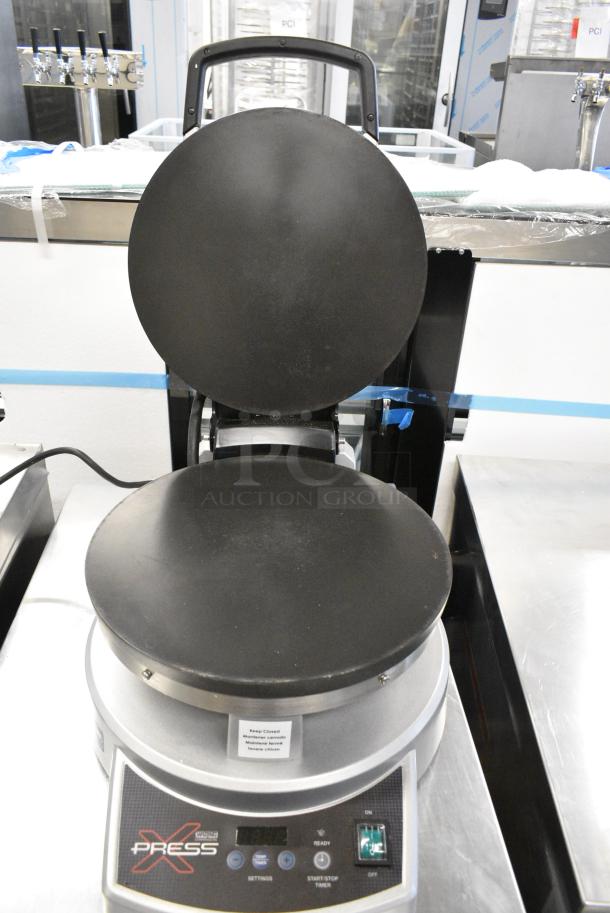 BRAND NEW SCRATCH AND DENT! Waring XPress WSC300 13 1/2" Dual-Surface Multipurpose Aluminum Non-Stick Electric Cooktop. 120 Volts, 1 Phase. Tested and Working! - Image 6 of 8