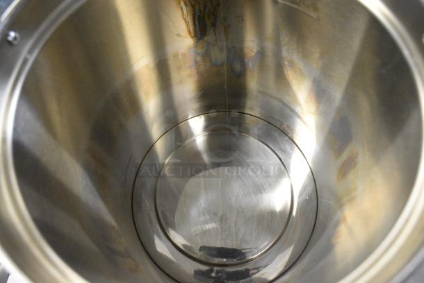 BRAND NEW SCRATCH AND DENT! Avantco 177WB8L 2.1 Gallon 54 cup (8 Liter) Water Boiler. 120 Volts, 1 Phase. - Image 7 of 9