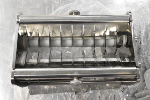 BRAND NEW SCRATCH AND DENT! Metal Piece for Pasta Machine - Image 3 of 5