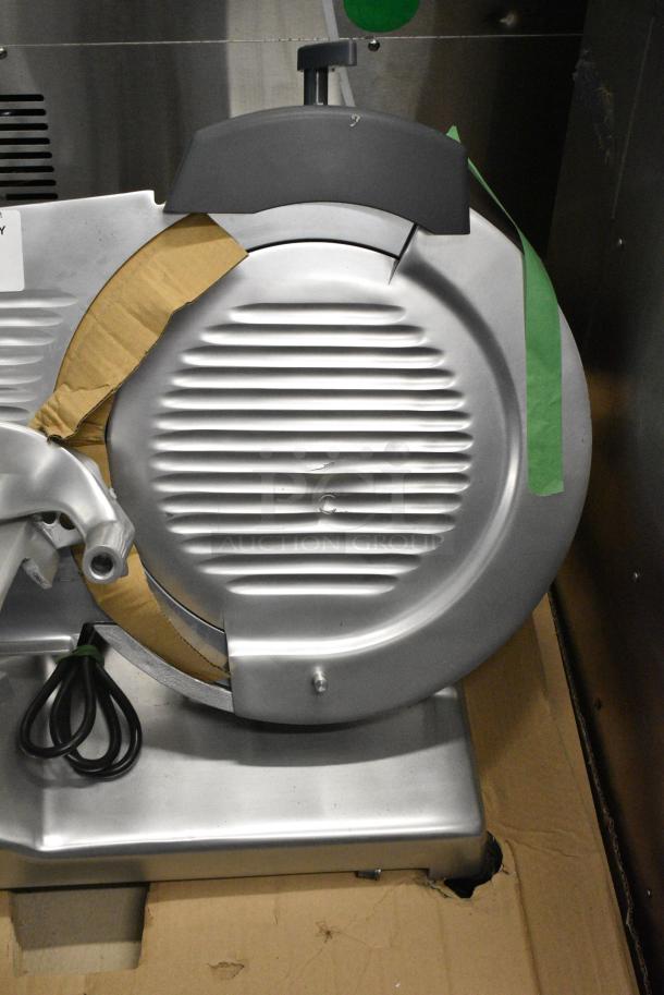 BRAND NEW SCRATCH AND DENT! Hobart Centerline EDGE14-11 Stainless Steel Commercial Countertop 14" Manual Meat Slicer w/ Blade Sharpener. 115 Volts, 1 Phase. Tested and Working! - Image 2 of 7