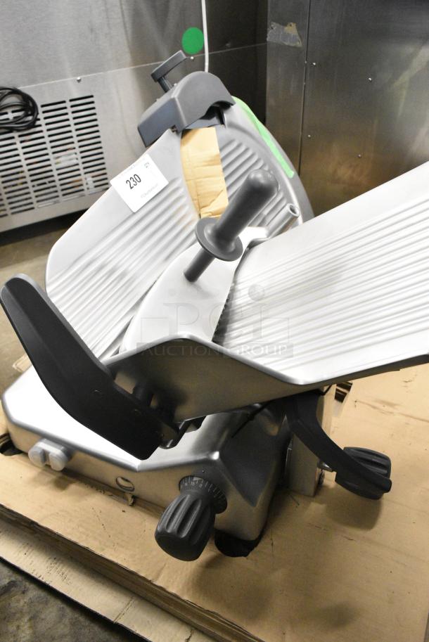 BRAND NEW SCRATCH AND DENT! Hobart Centerline EDGE14-11 Stainless Steel Commercial Countertop 14" Manual Meat Slicer w/ Blade Sharpener. 115 Volts, 1 Phase. Tested and Working! - Image 3 of 7