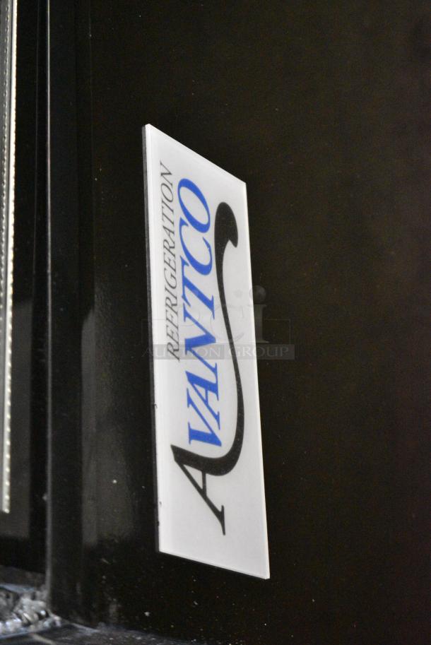 BRAND NEW SCRATCH AND DENT! Avantco 193BC72HCB 72" Curved Glass Black Refrigerated Bakery Display Case on Commercial Casters. See Broken Glass on Side Panel. 115 Volts, 1 Phase. Tested and Working! - Image 3 of 8