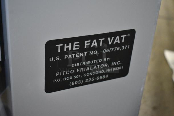 BRAND NEW SCRATCH AND DENT! Pitco Frialator D9109105 FAT VAT 40 lb. Waste Oil Transport Container - Image 7 of 7