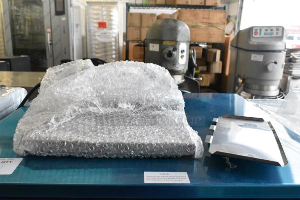 BRAND NEW SCRATCH AND DENT! 2024 Avantco 184T140 Stainless Steel Commercial 10" Wide Conveyor Toaster with 3" Opening. 120 Volts, 1 Phase. Tested and Working! - Image 6 of 7