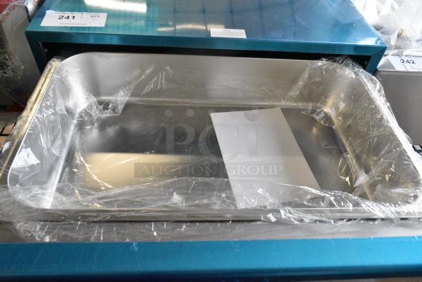BRAND NEW SCRATCH AND DENT! Avantco 177BW32 Stainless Steel Commercial 32 Bun Warmer. 120 Volts, 1 Phase. Tested and Working! - Image 5 of 7