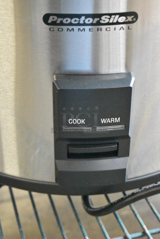BRAND NEW SCRATCH AND DENT! Proctor Silex 37560R Stainless Steel 60 Cup (30 Cup Raw) Electric Rice Cooker / Warmer. 120 Volts, 1 Phase. Tested and Working! - Image 3 of 8