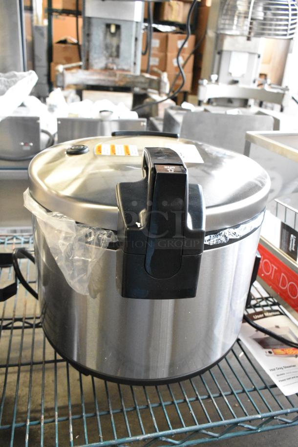 BRAND NEW SCRATCH AND DENT! Proctor Silex 37560R Stainless Steel 60 Cup (30 Cup Raw) Electric Rice Cooker / Warmer. 120 Volts, 1 Phase. Tested and Working! - Image 4 of 8