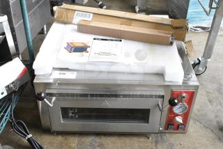 BRAND NEW SCRATCH AND DENT! Avantco 177DPO18S Stainless Steel Single Deck Countertop Pizza/Bakery Oven. 120 Volts, 1 Phase. Tested and Working!