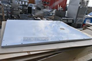 6 BRAND NEW SCRATCH AND DENT! Items Including 4 63070 Stacking Kit 62/102 Gas. 6 Times Your Bid!