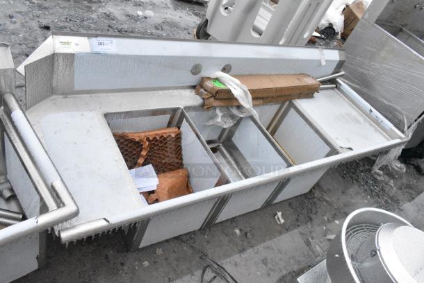 BRAND NEW SCRATCH AND DENT! Regency 600DDTS384RT 16-Gauge 7' Soiled / Dirty Dish Table with 3-Compartment Sink - 16" x 20" x 14" Bowls - Right Drainboard - Image 1 of 5