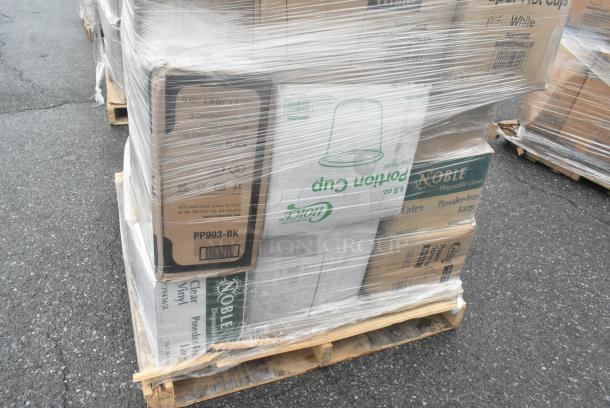 35 BRAND NEW! Boxes Including 2 Box 130BKKNIFEX Choice Black Extra Heavy Weight Polystyrene Plastic Knife - 1000/Case, 2 Box 500CC32THD Choice Heavy Duty 32 oz. Tall Heavy Weight Clear PET Plastic Cold Cup - 300/Case, 50010DWALLW Choice 10 oz. White Smooth Double Wall Paper Hot Cup - 500/Case. 35 Times Your Bid! - Image 2 of 9