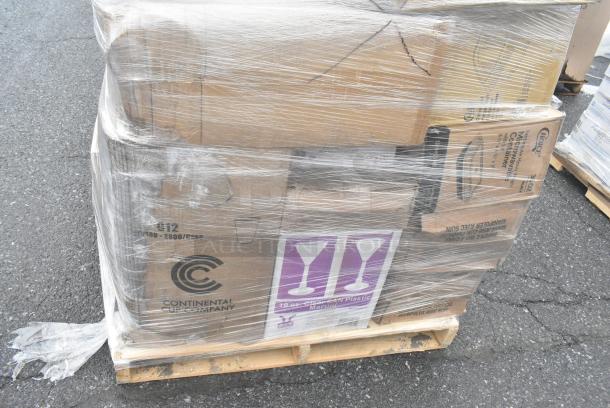 40 BRAND NEW! Boxes Including 4 Boxes of Visions Dome Lids, 795PTOKFT3 Choice Kraft Microwavable Folded Paper #3 Take-Out Container 7 3/4" x 5 1/2" x 2 1/2" - 200/Case, 2 Boxes of Noble Gloves. 40 Times Your Bid! - Image 3 of 9