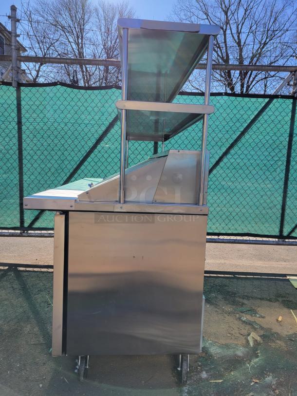 True TSSU-72 Mega Top Sandwich & Salad Prep Cooler 30 Pan 19 cu.ft WITH Stainless Steel Shelves for Storage - Image 4 of 5