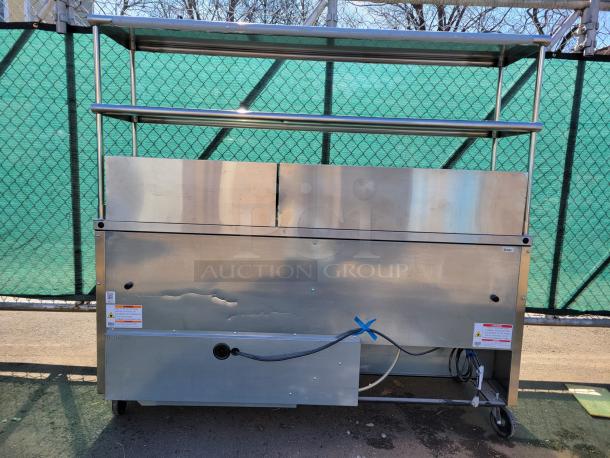 True TSSU-72 Mega Top Sandwich & Salad Prep Cooler 30 Pan 19 cu.ft WITH Stainless Steel Shelves for Storage - Image 5 of 5