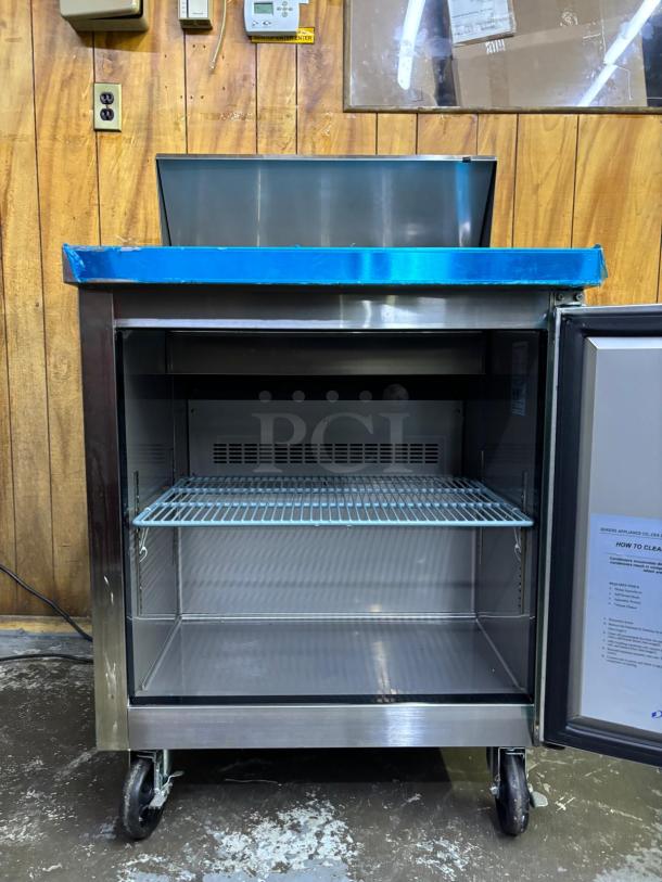 BRAND NEW DUKERS DSP29 1-Door Commercial Food Prep Table Refrigerator in Stainless Steel - Image 4 of 8