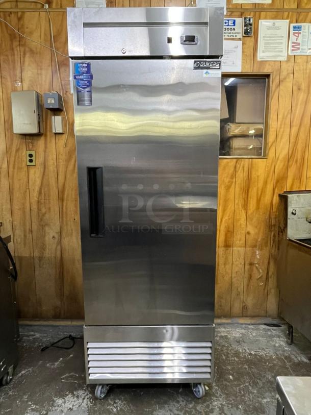 D28R Single Door Commercial Refrigerator in Stainless Steel TESTED AND WORKING - Image 1 of 6