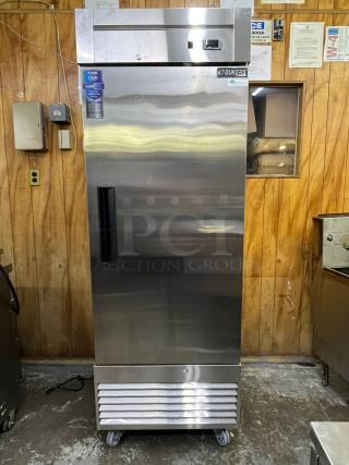 D28R Single Door Commercial Refrigerator in Stainless Steel TESTED AND WORKING