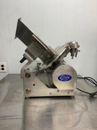 Globe Chefmate Compact Manual Electric Food Slicer