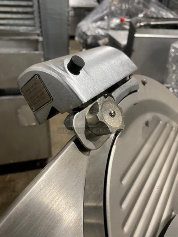 GREAT! Hobart Commercial Heavy Duty Electric Powered Countertop Deli Meat Slicer! Model: 1712E SN: 56-932-680! 115V 1 Phase! On Face-To-Face Commercial Stainless Steel Equipment Cart/Stand! With Legs & Casters! - Image 9 of 10