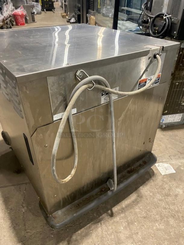 Metro C5 Series Commercial Stainless Steel Undercounter Heated Holding/Proofing Cabinet! Model: C593L-SFS-U SN: C59E005633L! 120V! On Casters! Working When Removed! - Image 4 of 8