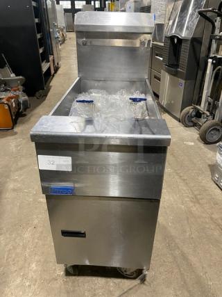 Pitco Commercial Stainless Steel Natural Gas Powered Deep Fat Fryer! With Back Splash & Basket Hanger! With 2 Frying Baskets! Model: SG14 SN: G17EB029357! On Casters!