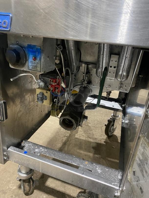 Pitco Commercial Stainless Steel Natural Gas Powered Deep Fat Fryer! With Back Splash & Basket Hanger! With 2 Frying Baskets! Model: SG14 SN: G17EB029357! On Casters! - Image 6 of 8