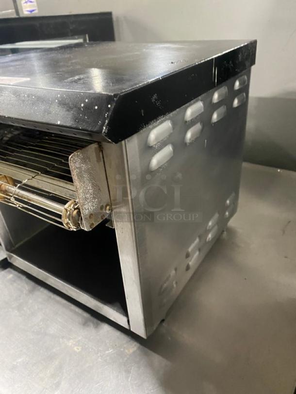 APW Wyott Superior Series Commercial Electric Powered Countertop Conveyor Toaster!  Model: AT-EXPRESS SN: 0904D01589! 120V 1 Phase! - Image 3 of 8