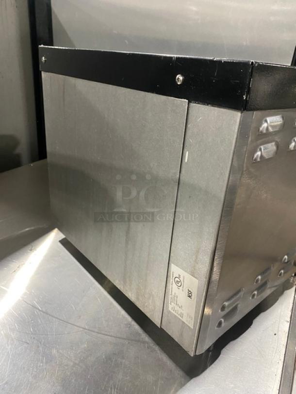 APW Wyott Superior Series Commercial Electric Powered Countertop Conveyor Toaster!  Model: AT-EXPRESS SN: 0904D01589! 120V 1 Phase! - Image 4 of 8