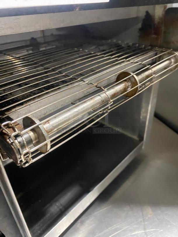 APW Wyott Superior Series Commercial Electric Powered Countertop Conveyor Toaster!  Model: AT-EXPRESS SN: 0904D01589! 120V 1 Phase! - Image 6 of 8