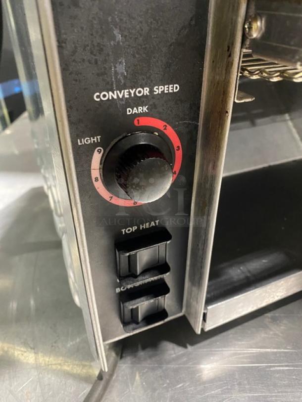 APW Wyott Superior Series Commercial Electric Powered Countertop Conveyor Toaster!  Model: AT-EXPRESS SN: 0904D01589! 120V 1 Phase! - Image 7 of 8