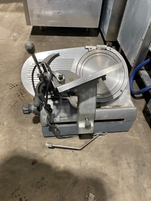 Hobart Commercial Semi-Automatic Electric Powered Countertop Meat Deli Slicer! Model: 2712 SN: 56-1207-821! 120V 1 Phase! - Image 3 of 8