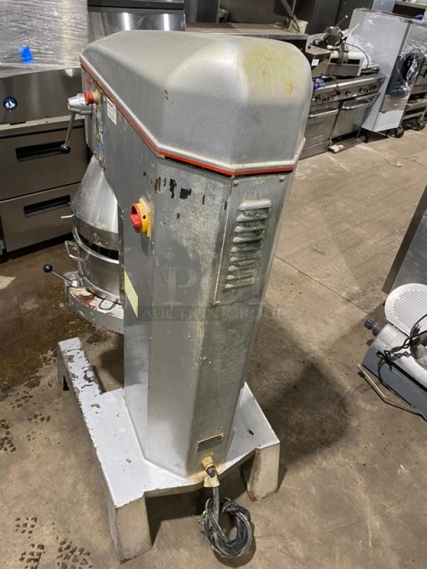 Thunderbird Commercial Heavy Duty 60 Quart Planetary Mixer! With Flat Beater Attachment! With Stainless Steel Mixing Bowl & Bowl Guard! Model: ARM-60PBL SN: 7001196! 220V 1 Phase! - Image 4 of 10