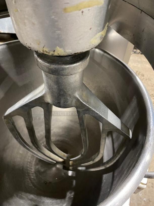 Thunderbird Commercial Heavy Duty 60 Quart Planetary Mixer! With Flat Beater Attachment! With Stainless Steel Mixing Bowl & Bowl Guard! Model: ARM-60PBL SN: 7001196! 220V 1 Phase! - Image 6 of 10