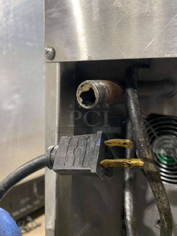 SunFire Commercial Stainless Steel Natural Gas Powered Single Deck Convection Oven! With Wired Racks! Model: SCO-GS-10S SN: 1309230000107! 120V 1 Phase! On Legs! - Image 8 of 8