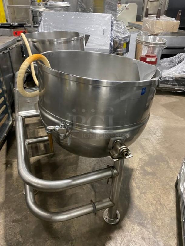 Groen Commercial Stainless Steel Electric Powered Twin Pivoting Steam Jacketed 60 Gal. Kettles! Model: DTA3-60-60 SN: 1978! 480V 3 Phase! On Legs! - Image 3 of 9