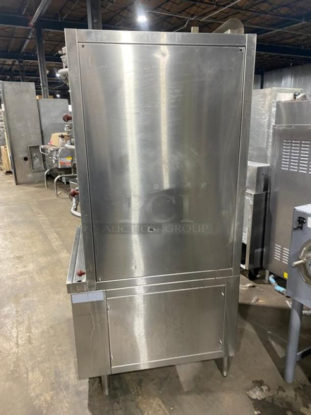 L & T Panda Range Commercial Stainless Steel Natural Gas Powered High-Speed 3 Compartment Steamer Cabinet! With Independent Controls! Model: PD-HKSMG-CB30 SN: PHM2002001! On Legs! - Image 3 of 9