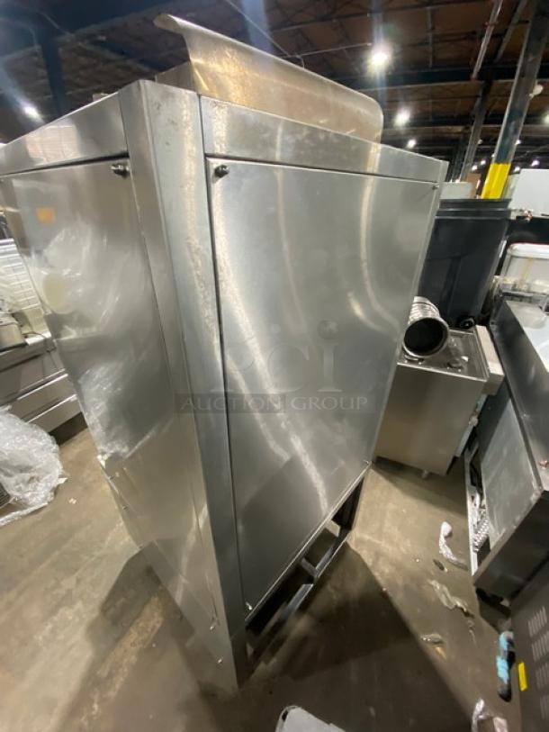 L & T Panda Range Commercial Stainless Steel Natural Gas Powered High-Speed 3 Compartment Steamer Cabinet! With Independent Controls! Model: PD-HKSMG-CB30 SN: PHM2002001! On Legs! - Image 4 of 9