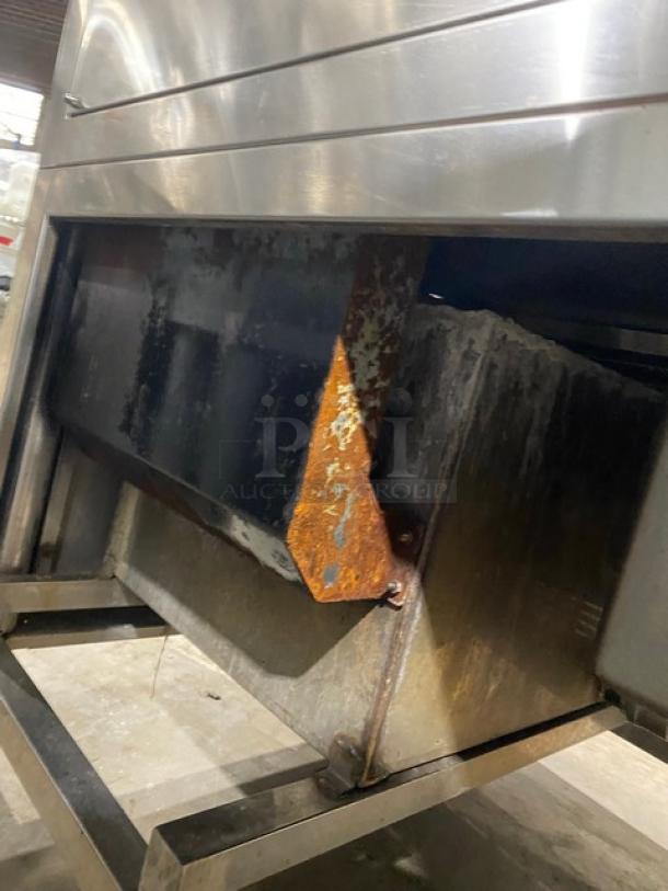 L & T Panda Range Commercial Stainless Steel Natural Gas Powered High-Speed 3 Compartment Steamer Cabinet! With Independent Controls! Model: PD-HKSMG-CB30 SN: PHM2002001! On Legs! - Image 9 of 9