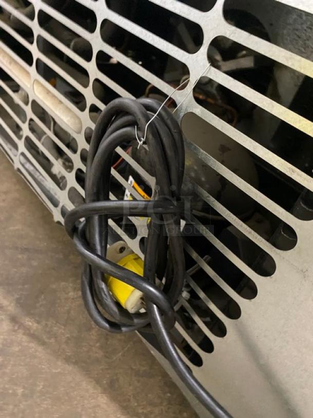 Structural Concepts Oasis Series Commercial Black Horizontal Refrigerated Open Grab-N-Go Self-Service Merchandiser Display Case! With Removable Handled Cover! Model: CO44R SN: 0346604 BS276925! 120V 1 Phase! - Image 7 of 7