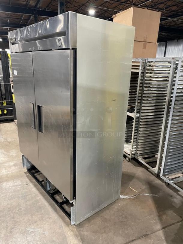 True Commercial Stainless Steel Solid 2 Door Reach In Refrigerator! Model: T-49 SN: 1-2870817! 115V 1 Phase! With Casters! - Image 2 of 10