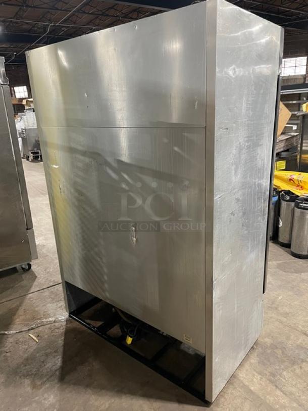 True Commercial Stainless Steel Solid 2 Door Reach In Refrigerator! Model: T-49 SN: 1-2870817! 115V 1 Phase! With Casters! - Image 4 of 10