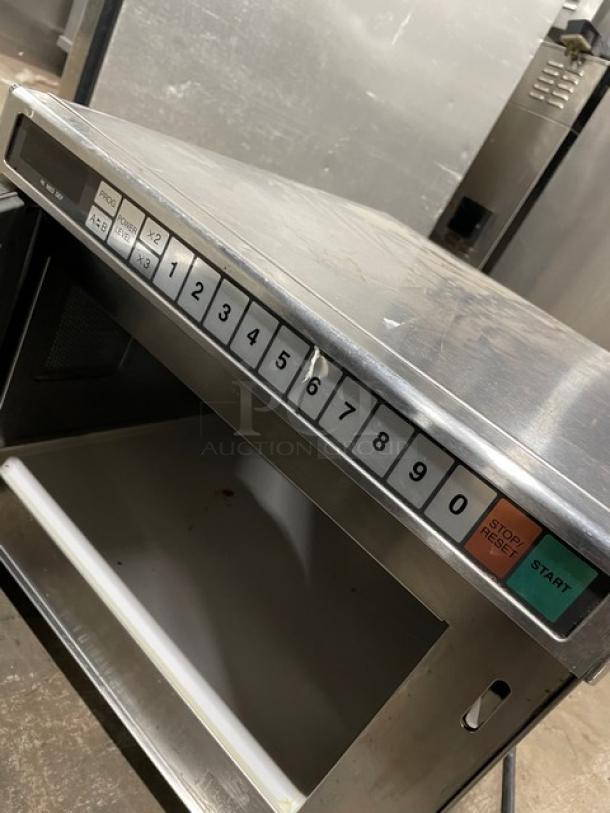 Panasonic Commercial Stainless Steel Electric Powered Countertop Heavy Duty Microwave Oven! With Programable Memory Pad! Model: NE-1757R SN: 6A78090292! 208/230V 1 Phase! - Image 6 of 8