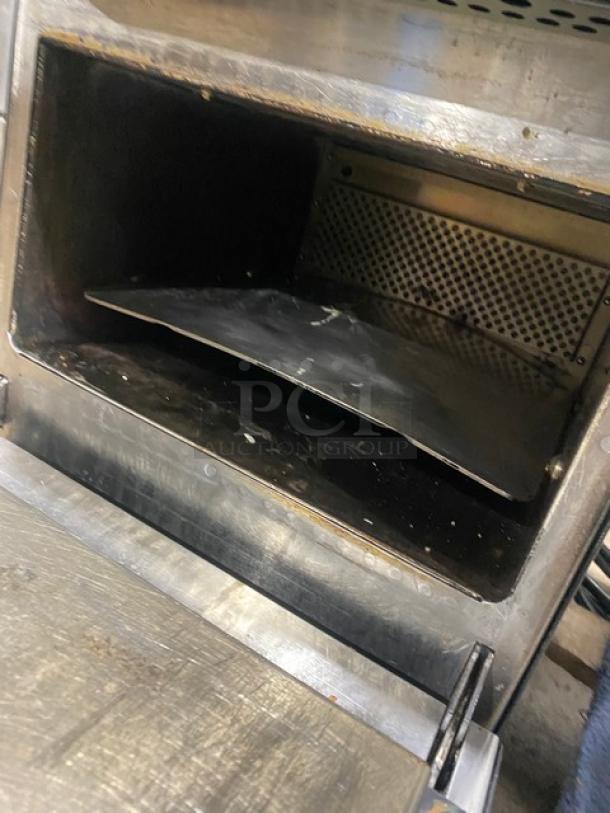AMAZING! MerryChef! 2022 Late Model! Commercial Electric Powered Countertop Rapid Cook Turbo Oven! Model: Eikon E2S SN: 2208213090322! 208/240V 1 Phase! - Image 6 of 8