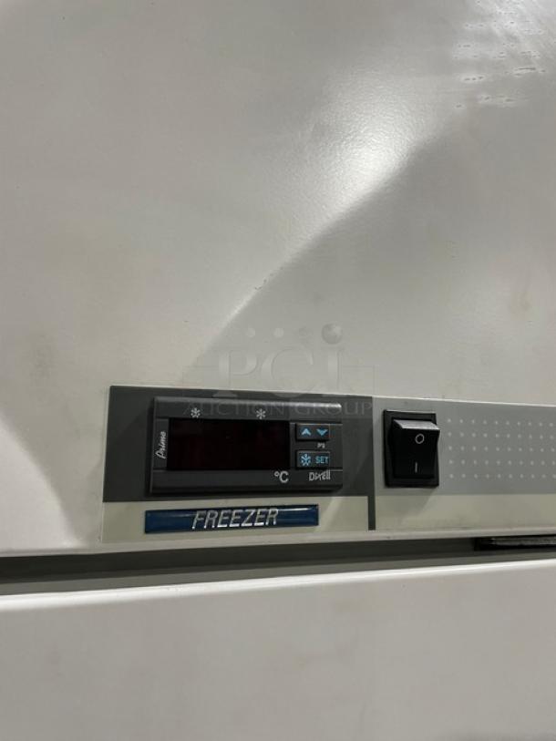 Norlake Commercial White Single Swing Door Reach In Freezer! With Poly Coated Wire Racks! Model: NSXF211WWW/8 SN: 04040822! 115/208-230V! - Image 8 of 9